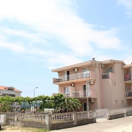 Apartments Petricevic Sutomore Eksteriør bilde