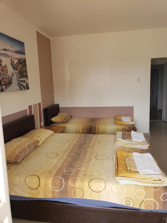 Apartments Petricevic Sutomore Eksteriør bilde