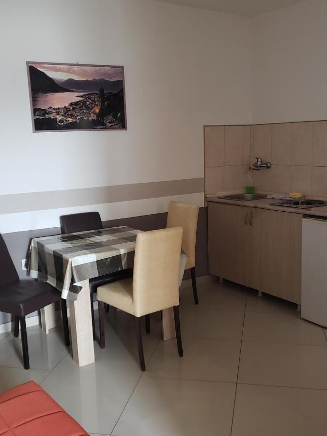 Apartments Petricevic Sutomore Eksteriør bilde