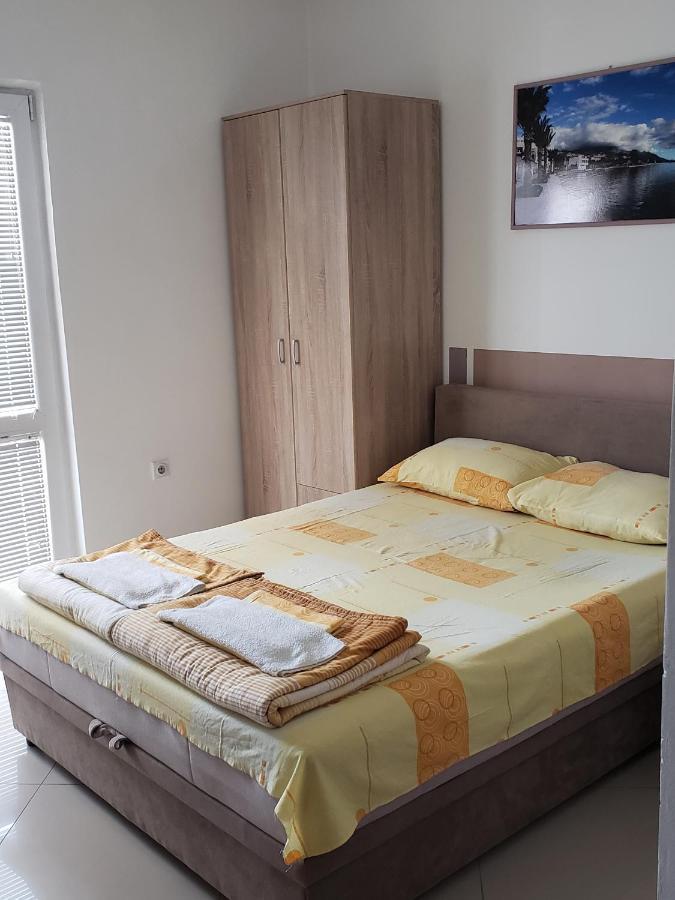 Apartments Petricevic Sutomore Eksteriør bilde