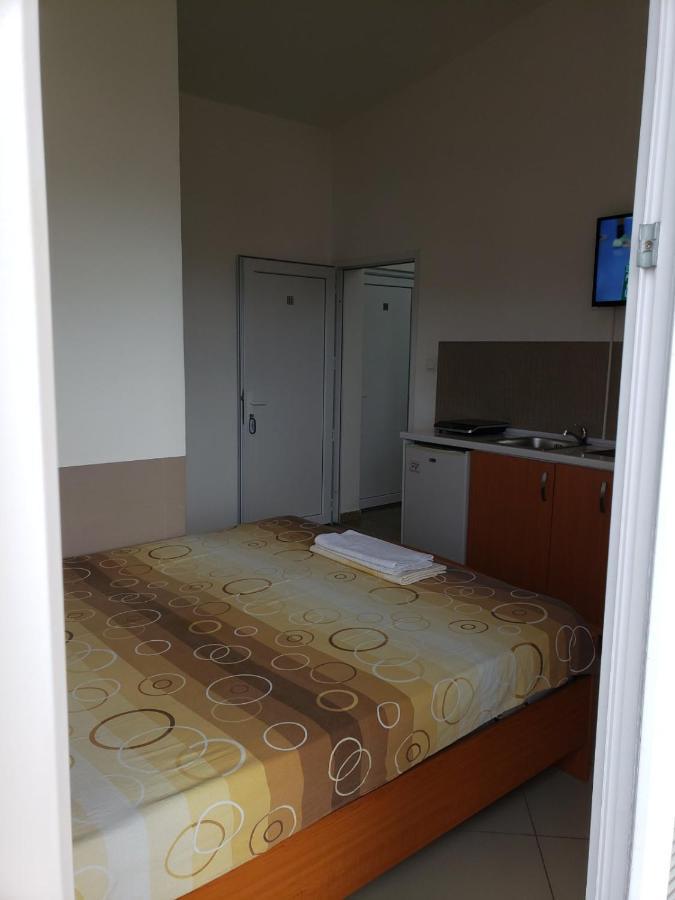 Apartments Petricevic Sutomore Eksteriør bilde